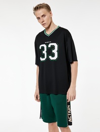 Oversize Yarım Kollu V Yaka Baskılı Spor Tişört