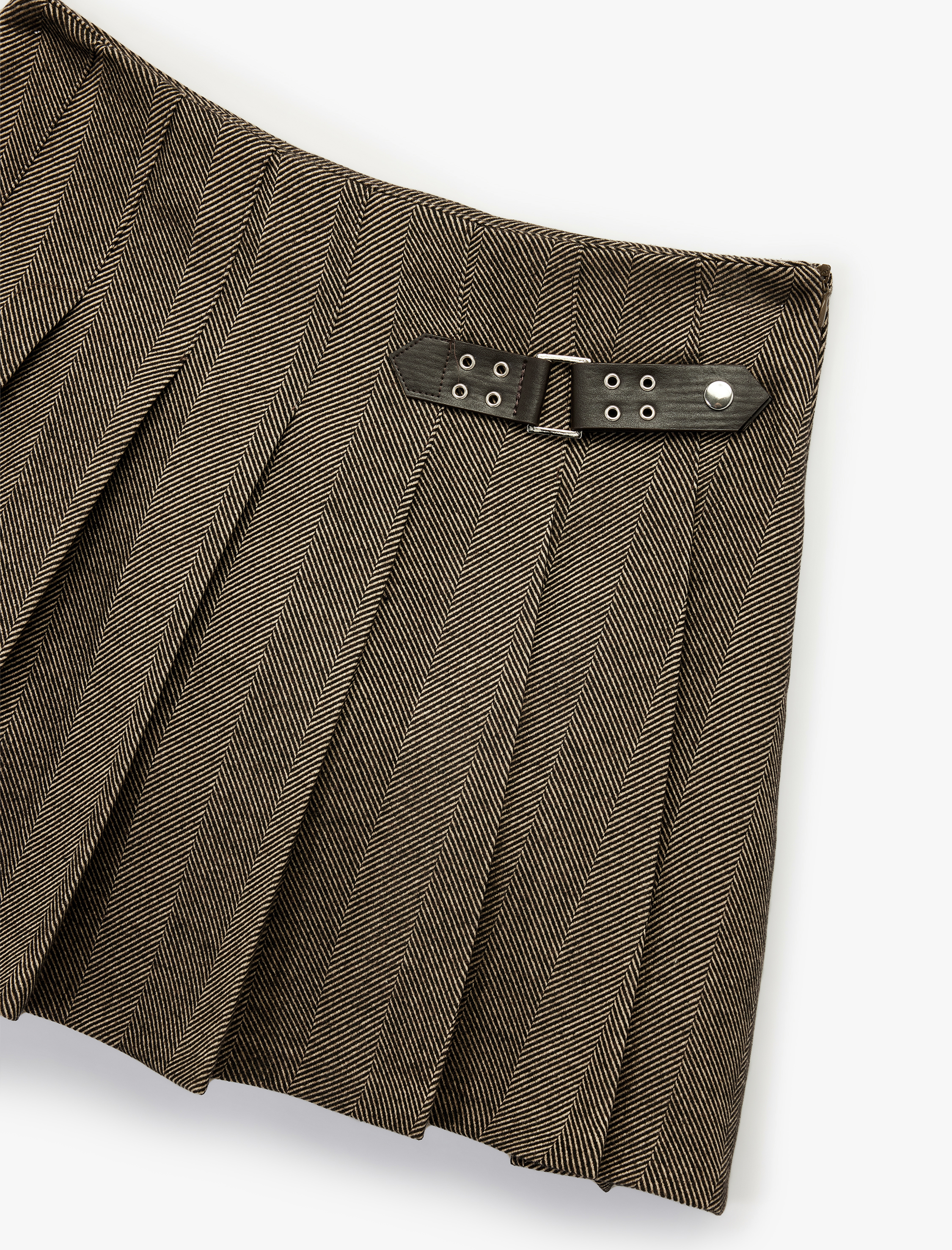   Koton X Sima Tarkan - Kemer Detaylı Kalın Pileli Mini Etek