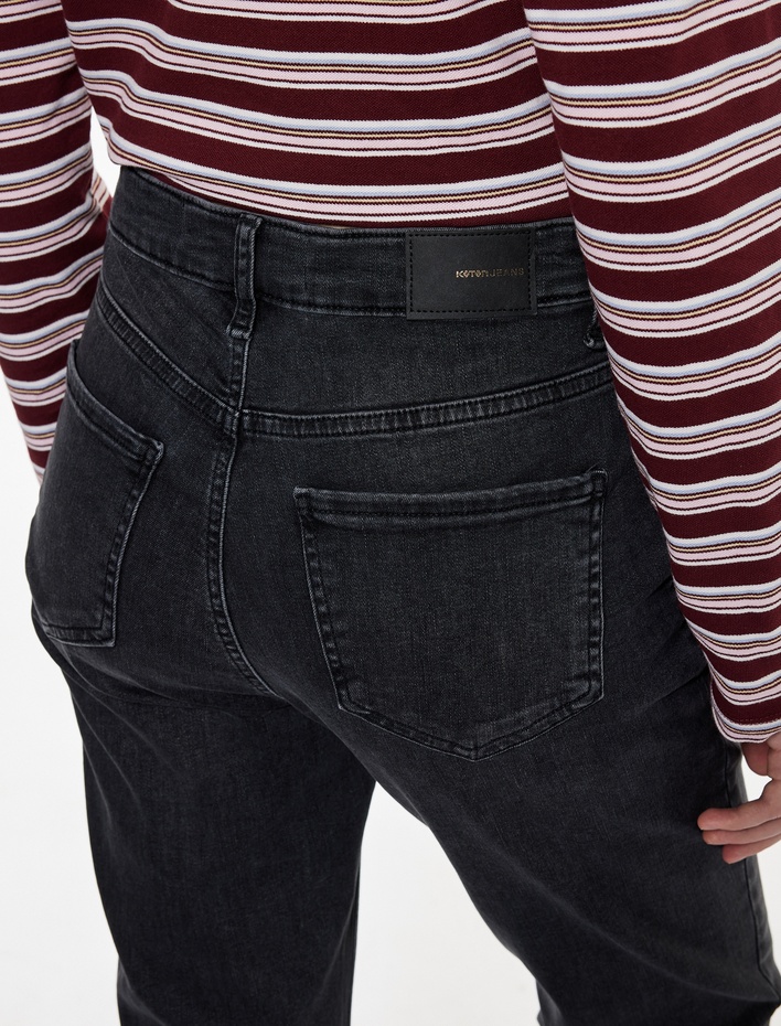  Düğmeli Cep Detaylı Pamuklu Slim Fit Mom Jean Pantolon - Mom Slim Jean