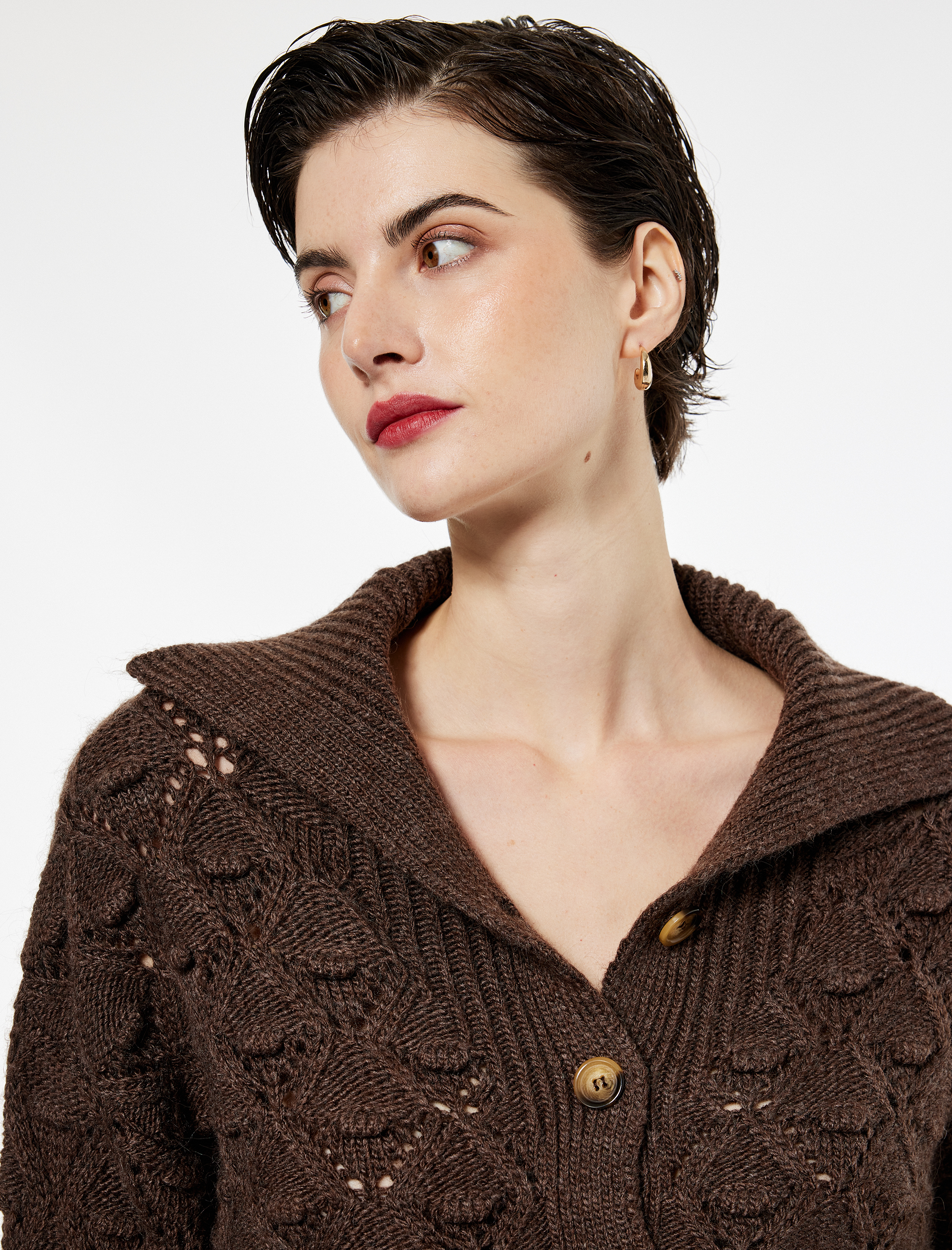   Uzun Kollu Düğmeli Devrik Yaka Örgü Hırka