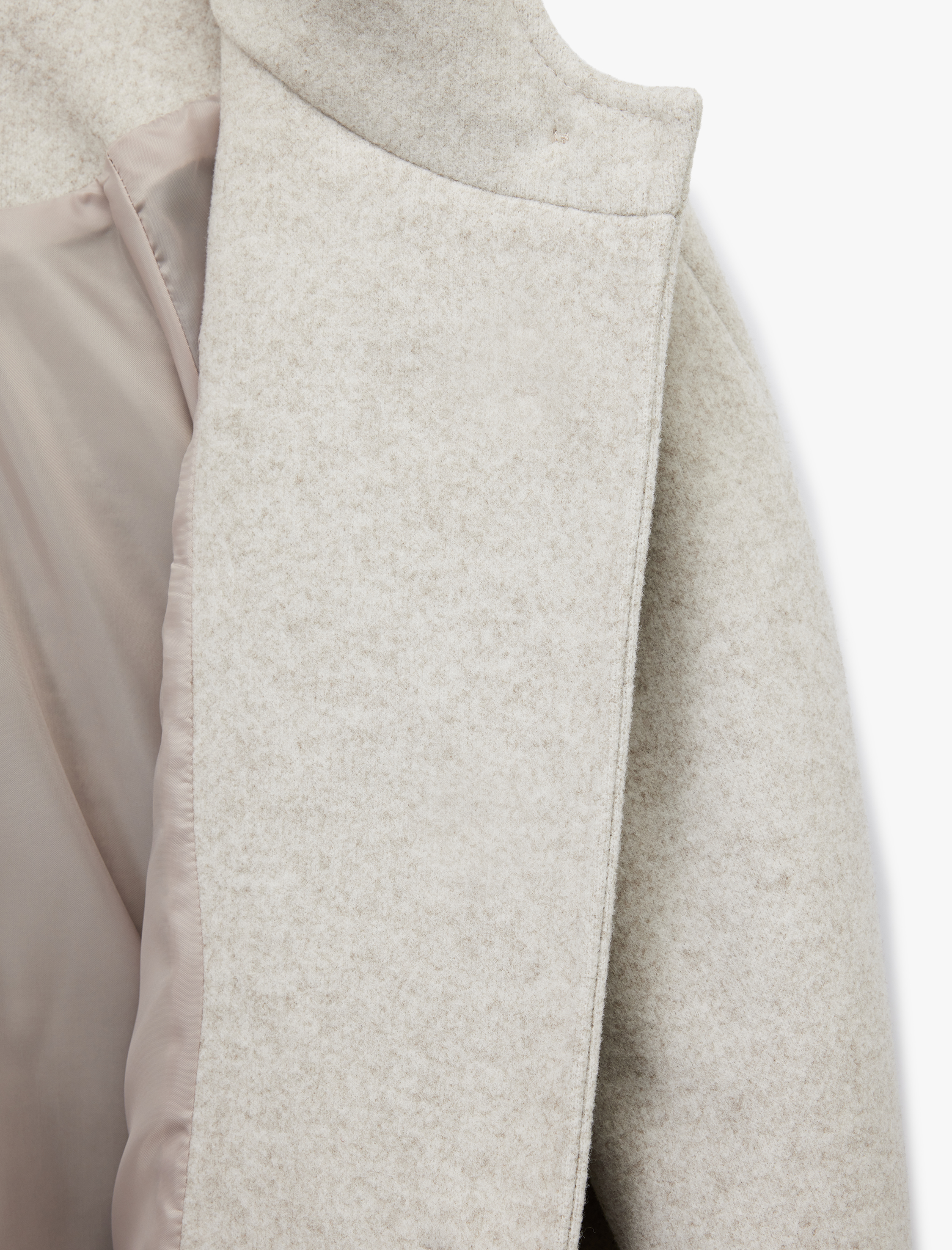   Uzun Kollu Cepli Düğmeli Kapüşonlu Kısa Kaşe Kaban