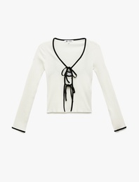Slim Fit Uzun Kollu Bağlamalı Yaka Fiyonklu Tişört