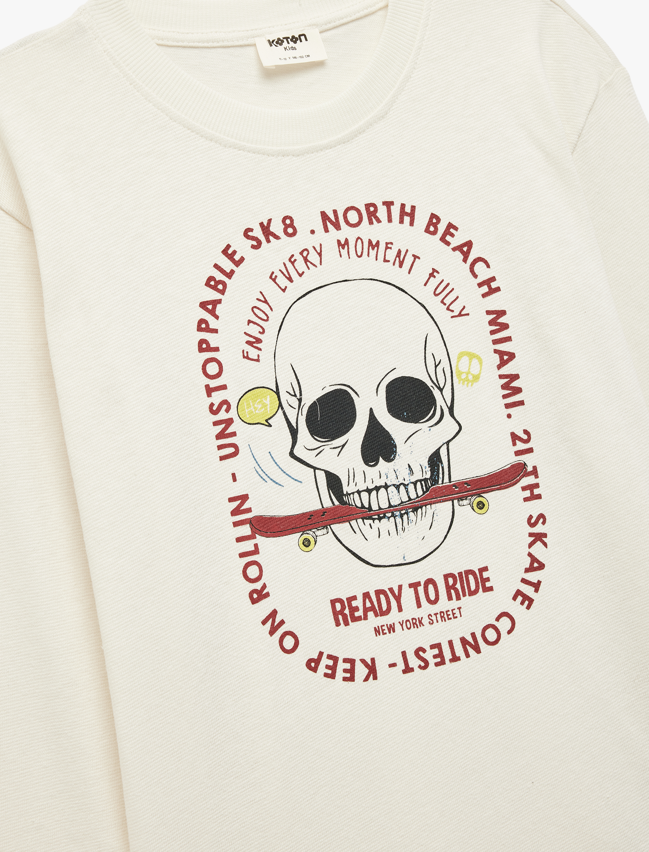  Erkek Çocuk Pamuklu Uzun Kollu Bisiklet Yaka Kurukafa Baskılı Tişört