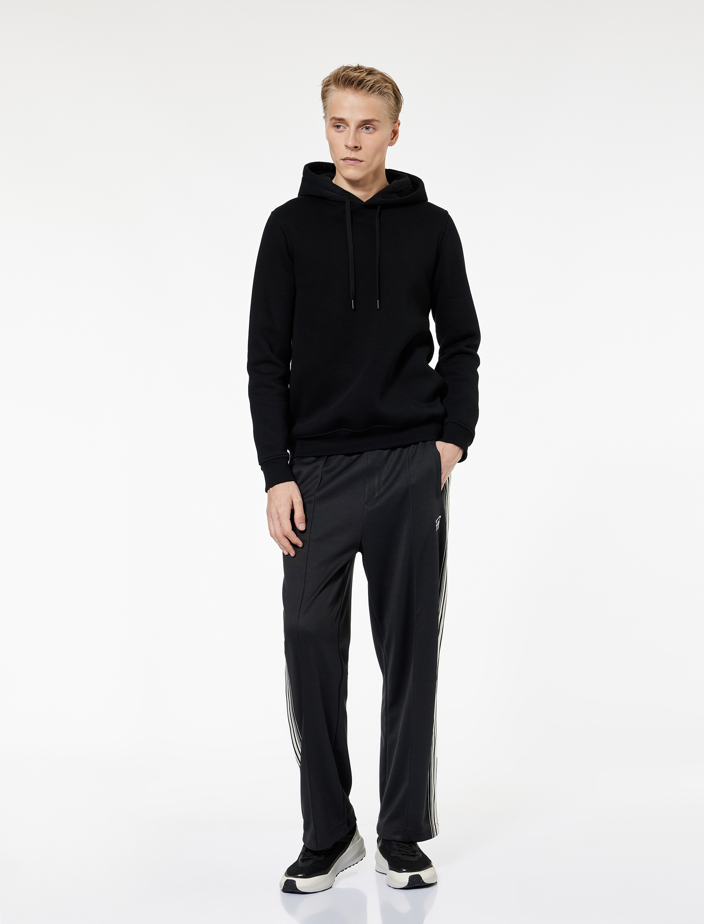   Viskon Karışımlı Beli Lastikli Cepli Şerit Detaylı Baskılı Bol Kalıp Eşofman Altı