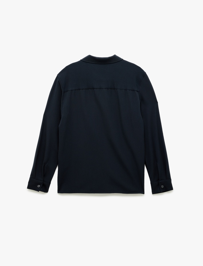  Regular Fit Viskon Karışımlı Kapaklı Cep Detaylı Klasik Yaka Uzun Kollu Gömlek