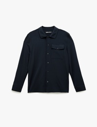 Regular Fit Viskon Karışımlı Kapaklı Cep Detaylı Klasik Yaka Uzun Kollu Gömlek