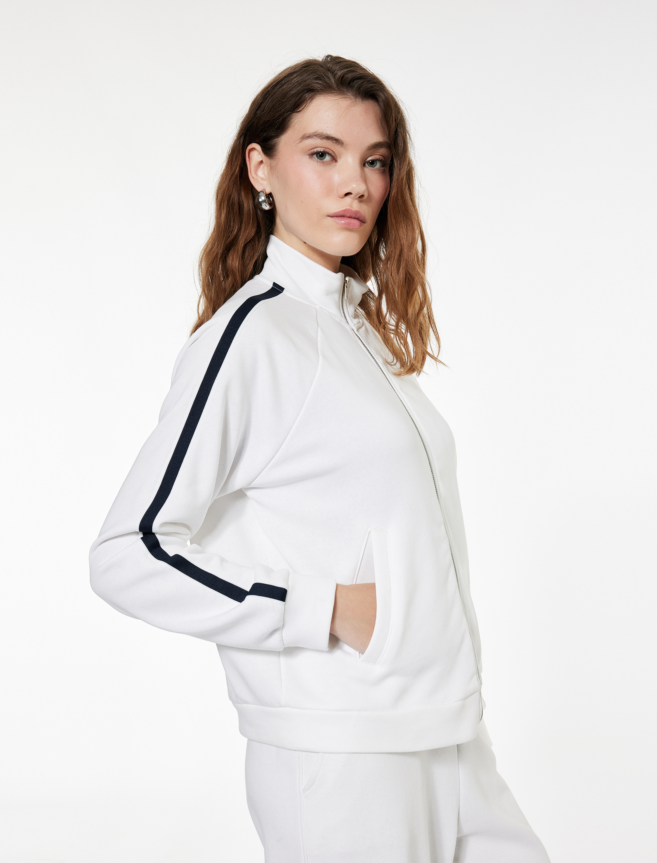   Üç İplik Şerit Detaylı Uzun Kollu Dik Yaka Fermuarlı Sweatshirt