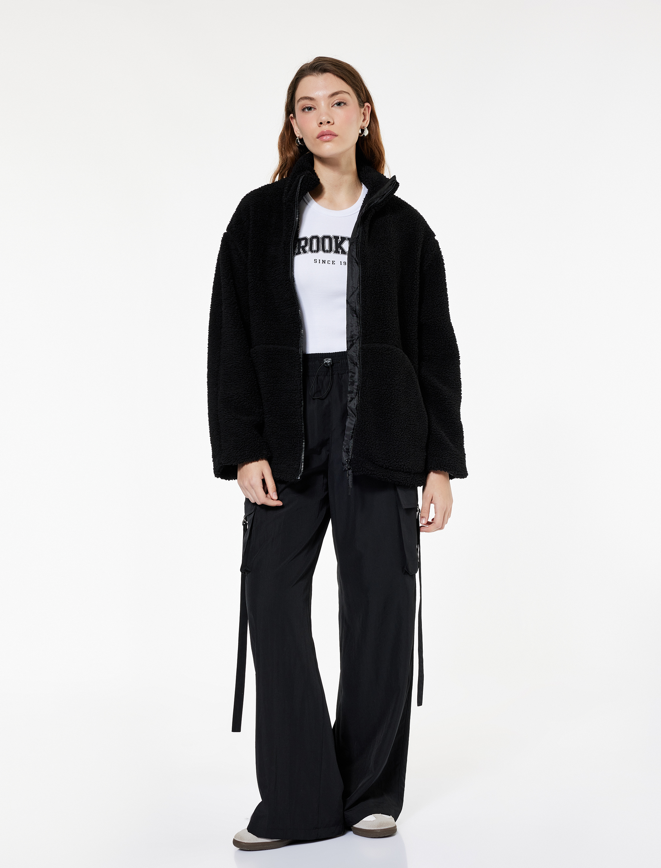   Uzun Kollu Cepli Fermuarlı Dik Yaka Oversize Peluş Mont