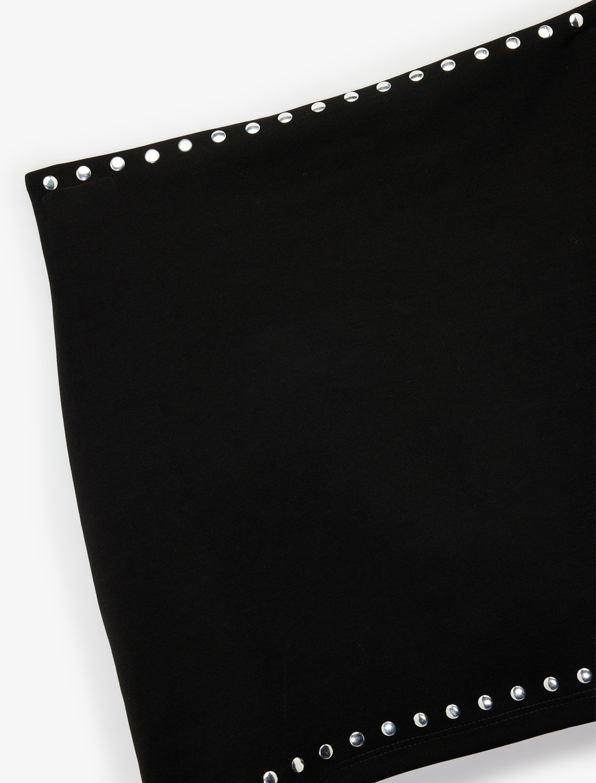   Slim Fit Metal Aksesuar Detaylı Mini Şort Etek