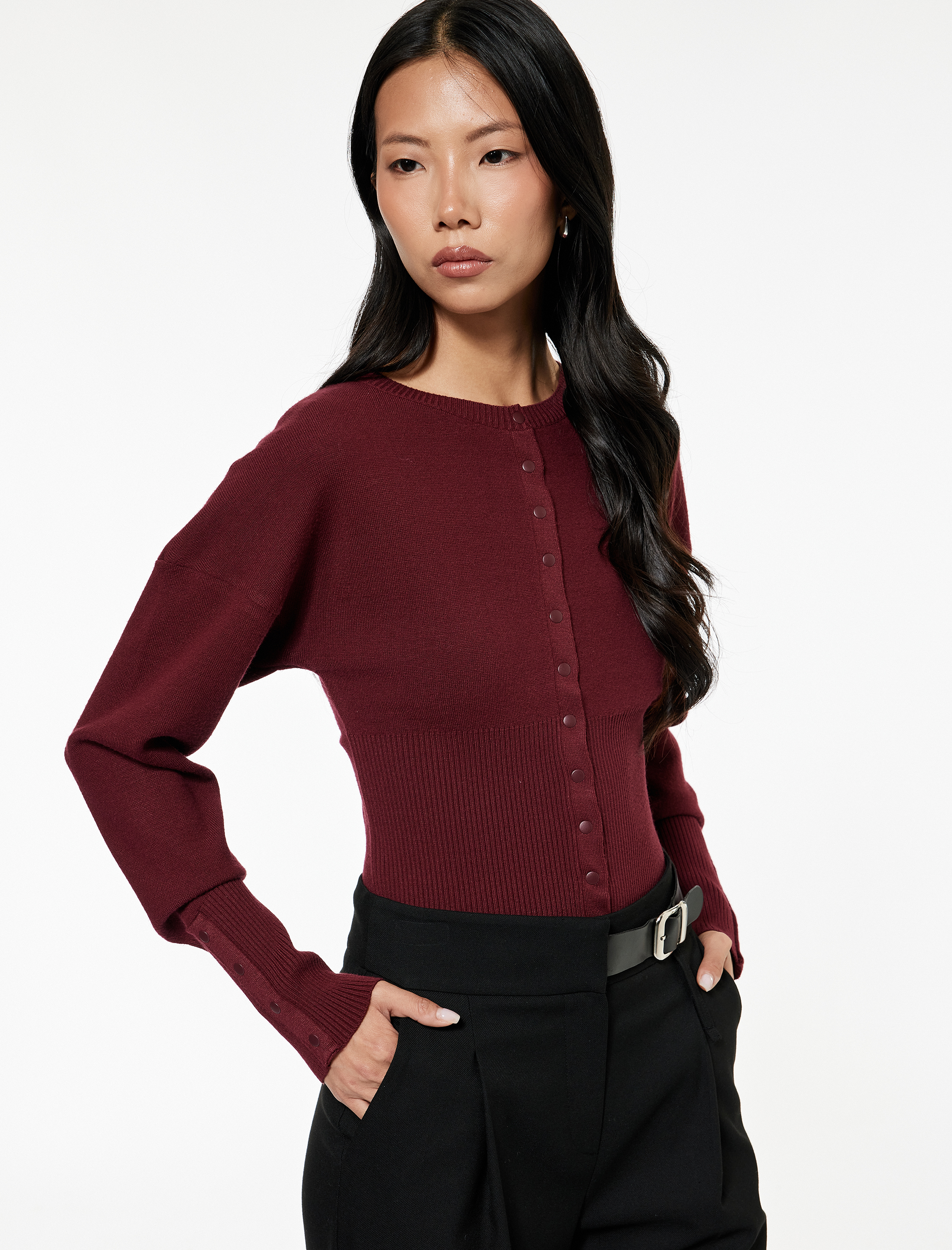   Koton X Sibil Çetinkaya - Slim Fit Düğmeli Uzun Balon Kollu Bisiklet Yaka Triko Crop Hırka