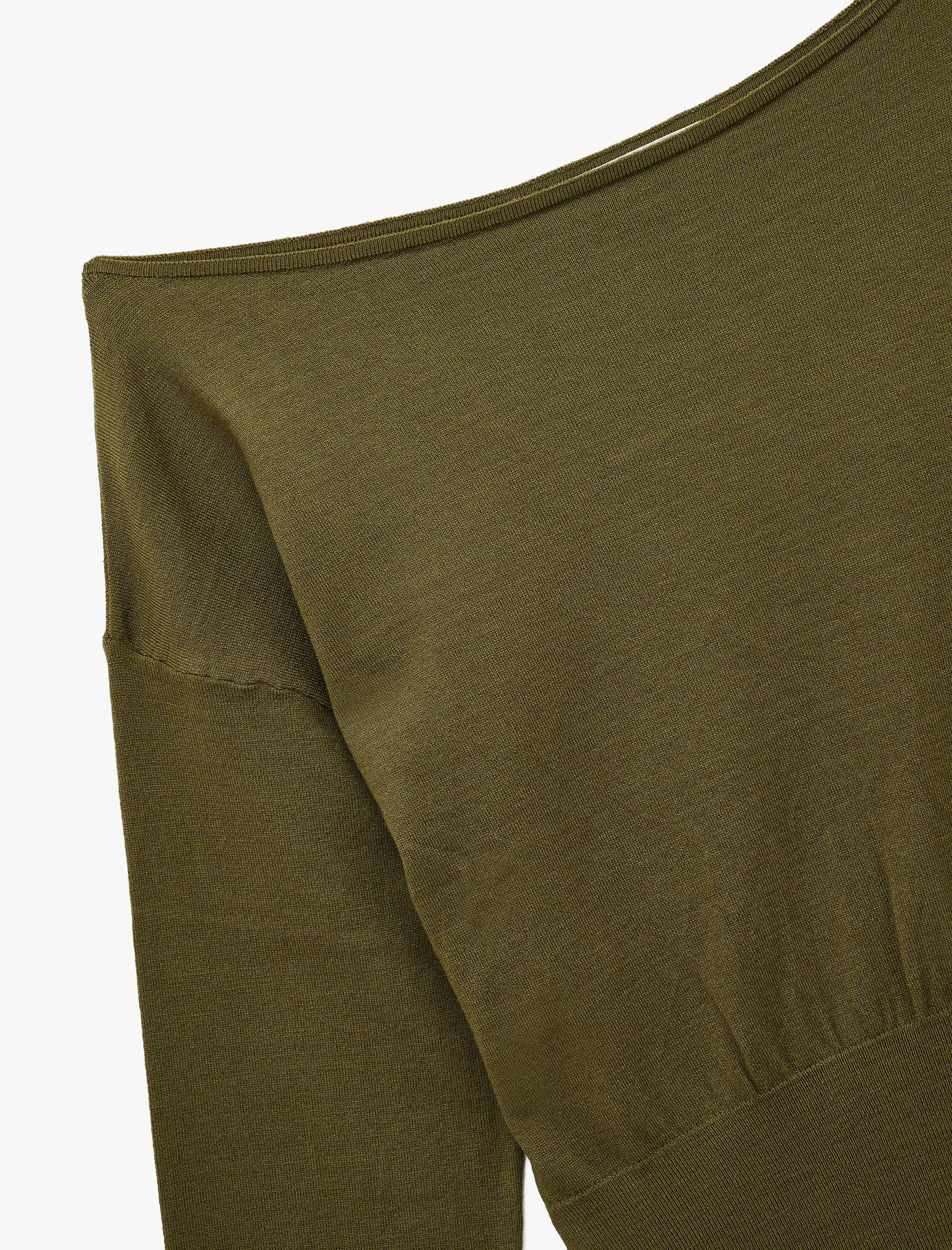   Uzun Kollu Viskon Karışımlı Kayık Yaka Triko Kazak