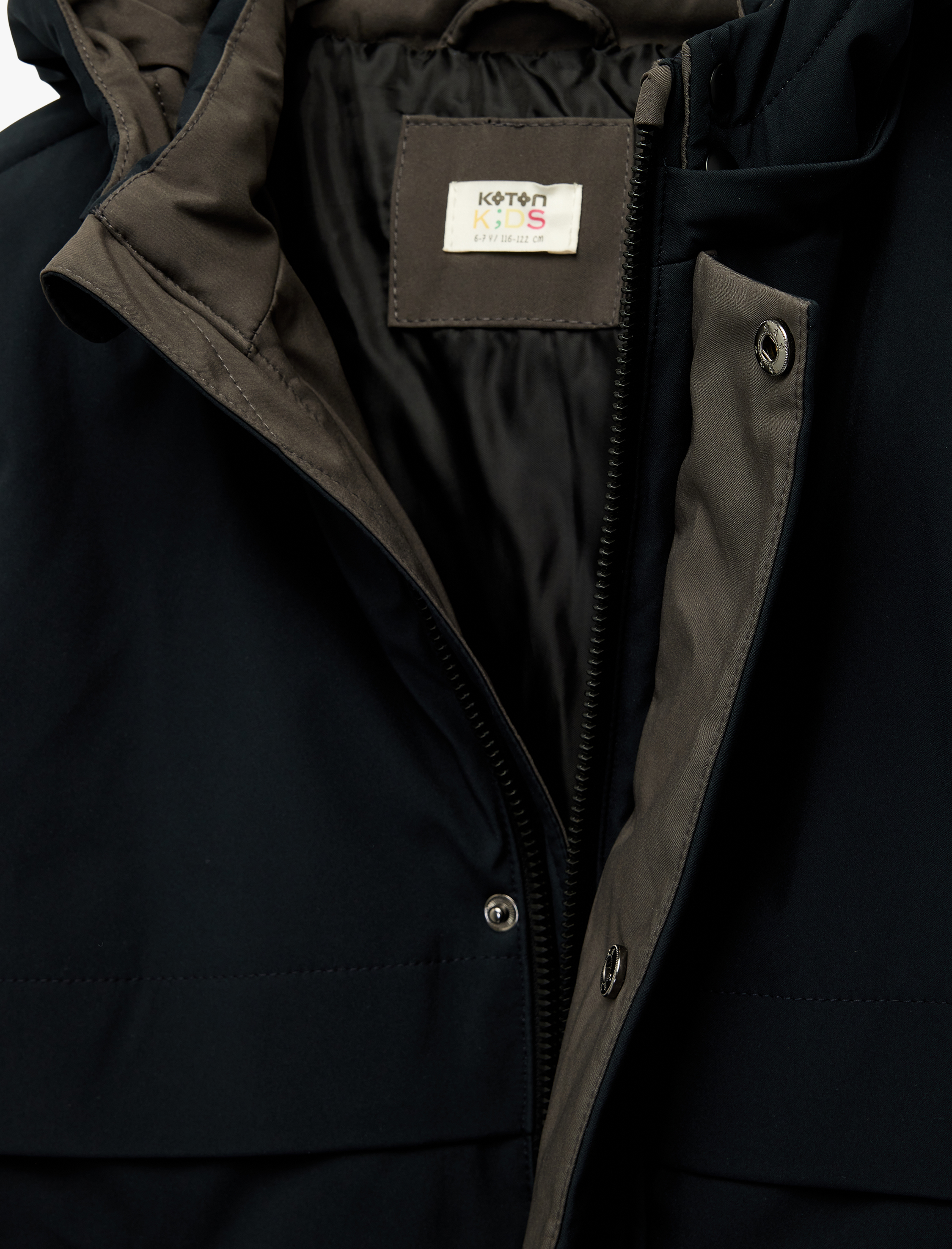  Erkek Çocuk Uzun Kollu Çıtçıt Detaylı Cepli Slim Fit Kapşonlu Mont