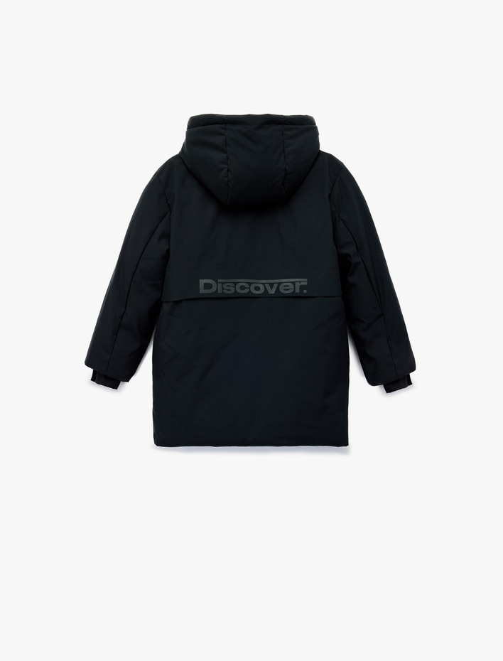 Erkek Çocuk Uzun Kollu Çıtçıt Detaylı Cepli Slim Fit Kapşonlu Mont