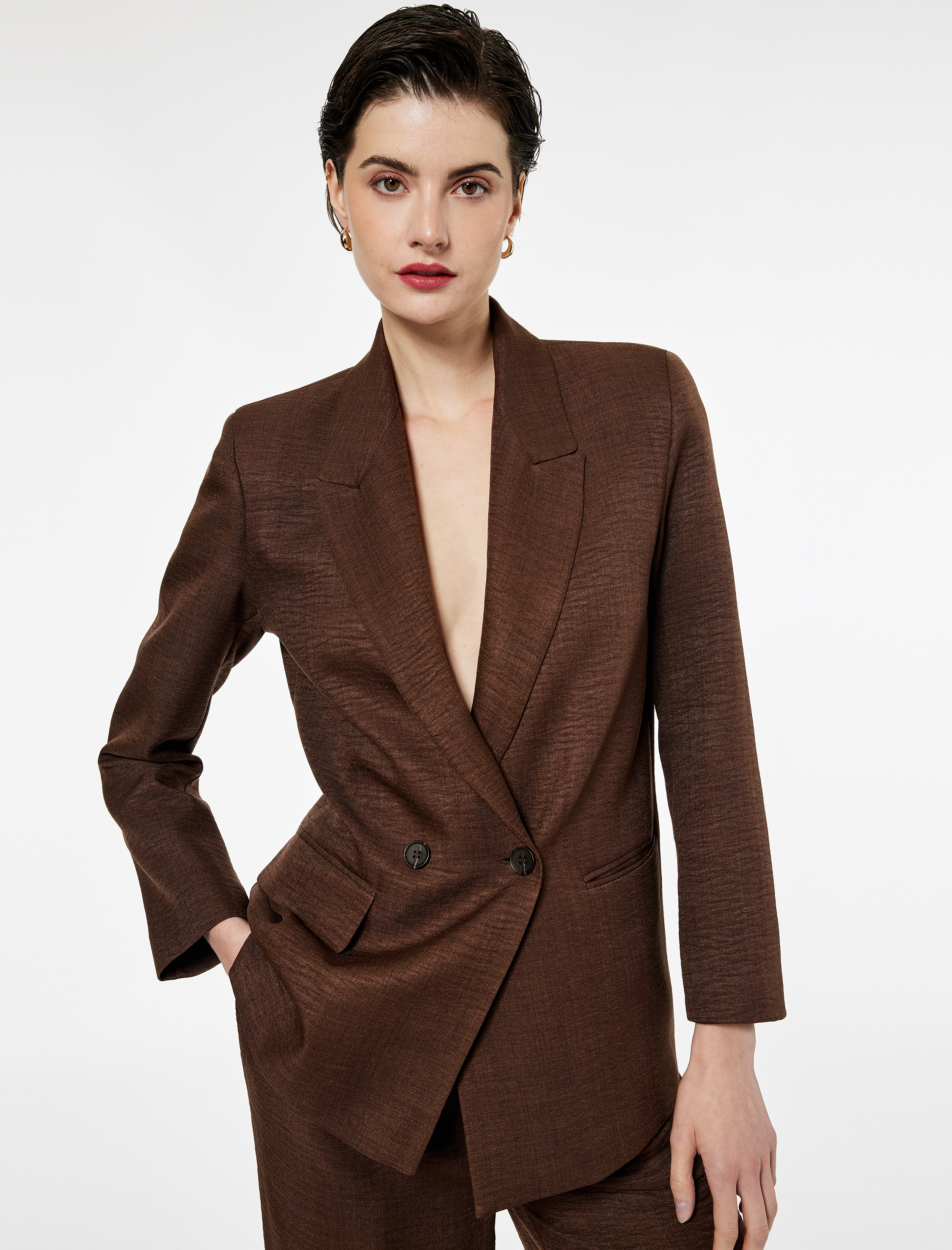 Cep Detaylı Düğmeli Uzun Kollu Kruvaze Yaka Blazer Ceket