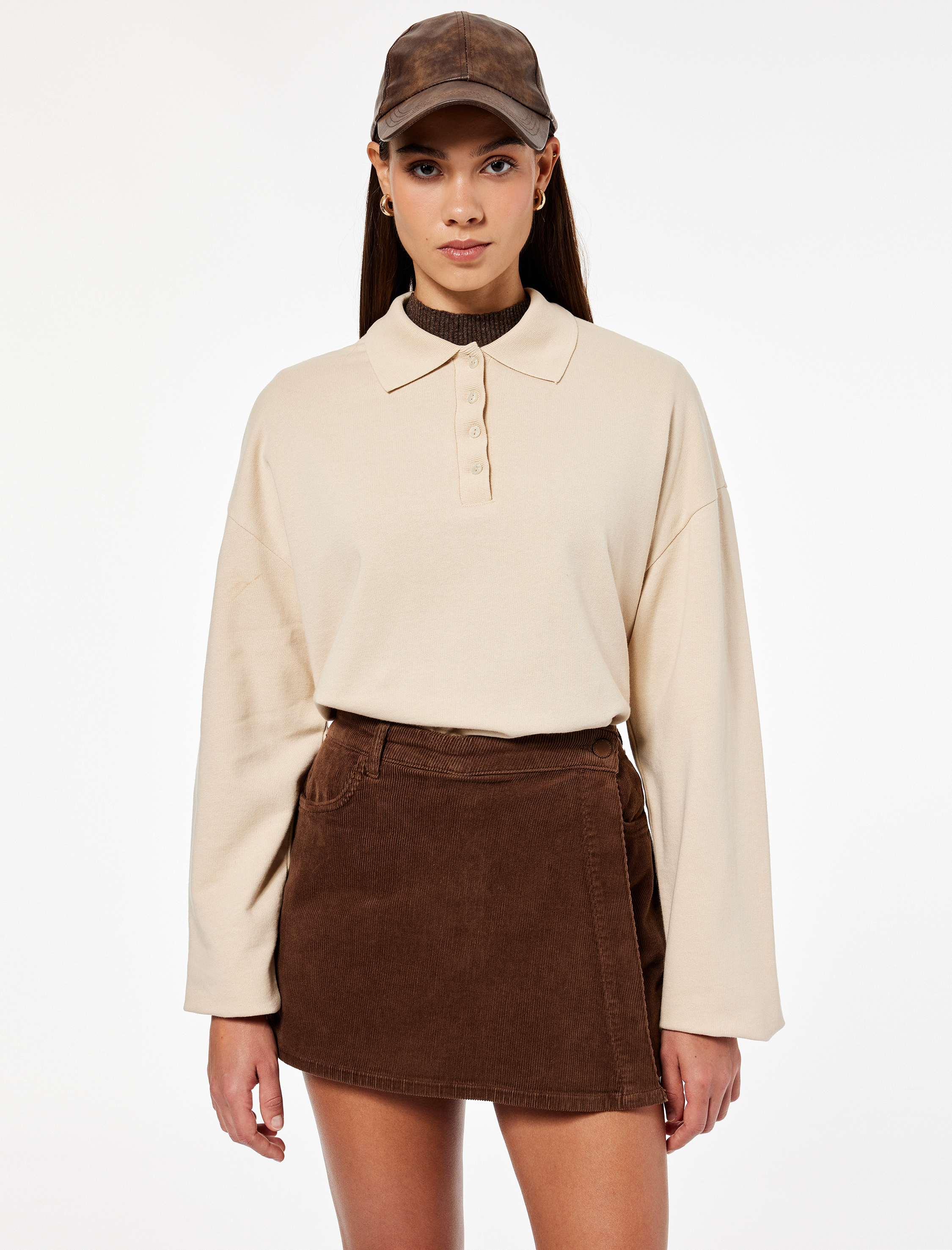   Cep Detaylı Düğmeli Kadife Mini Şort Etek