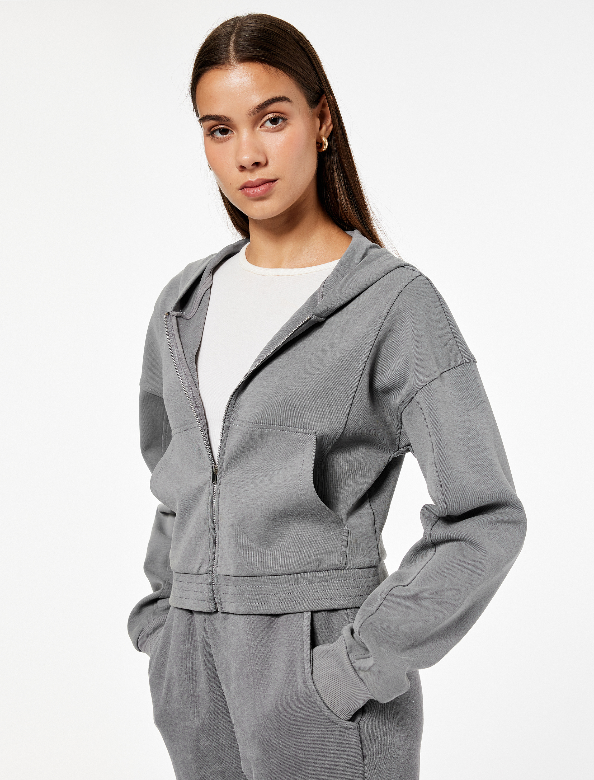   Rahat Kalıp Kanguru Cepli Fermuarlı Yıkamalı Kapüşonlu Crop Sweatshirt