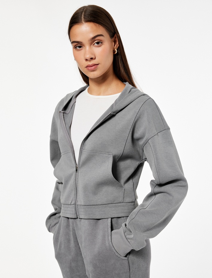  Rahat Kalıp Kanguru Cepli Fermuarlı Yıkamalı Kapüşonlu Crop Sweatshirt