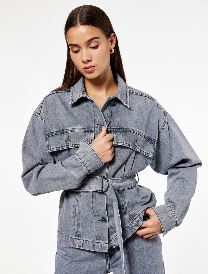  Pamuklu Cep Detaylı Uzun Kollu Klasik Yaka Kemerli Denim Ceket