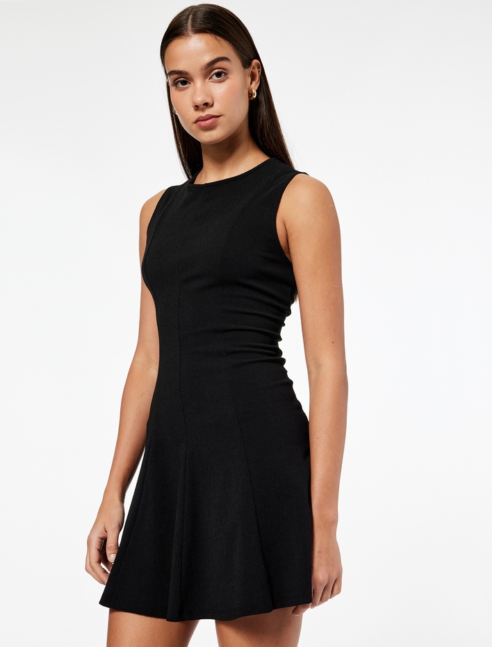 Slim Fit Kolsuz Bisiklet Yaka Mini Elbise