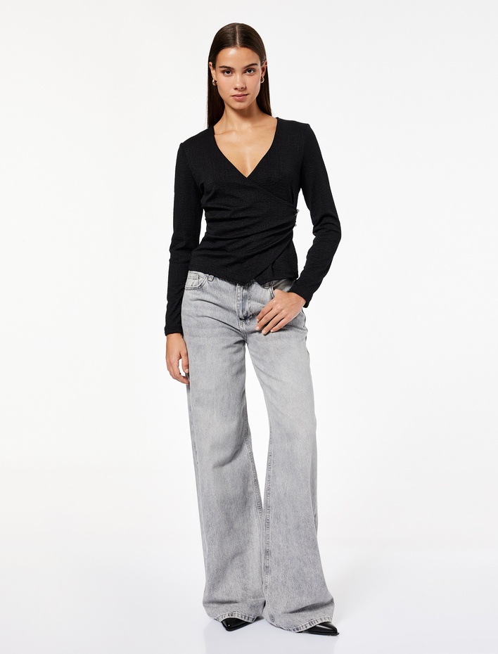  Metal Aksesuarlı Uzun Kollu Slim Fit Bürümcük Kruvaze Yaka Bluz