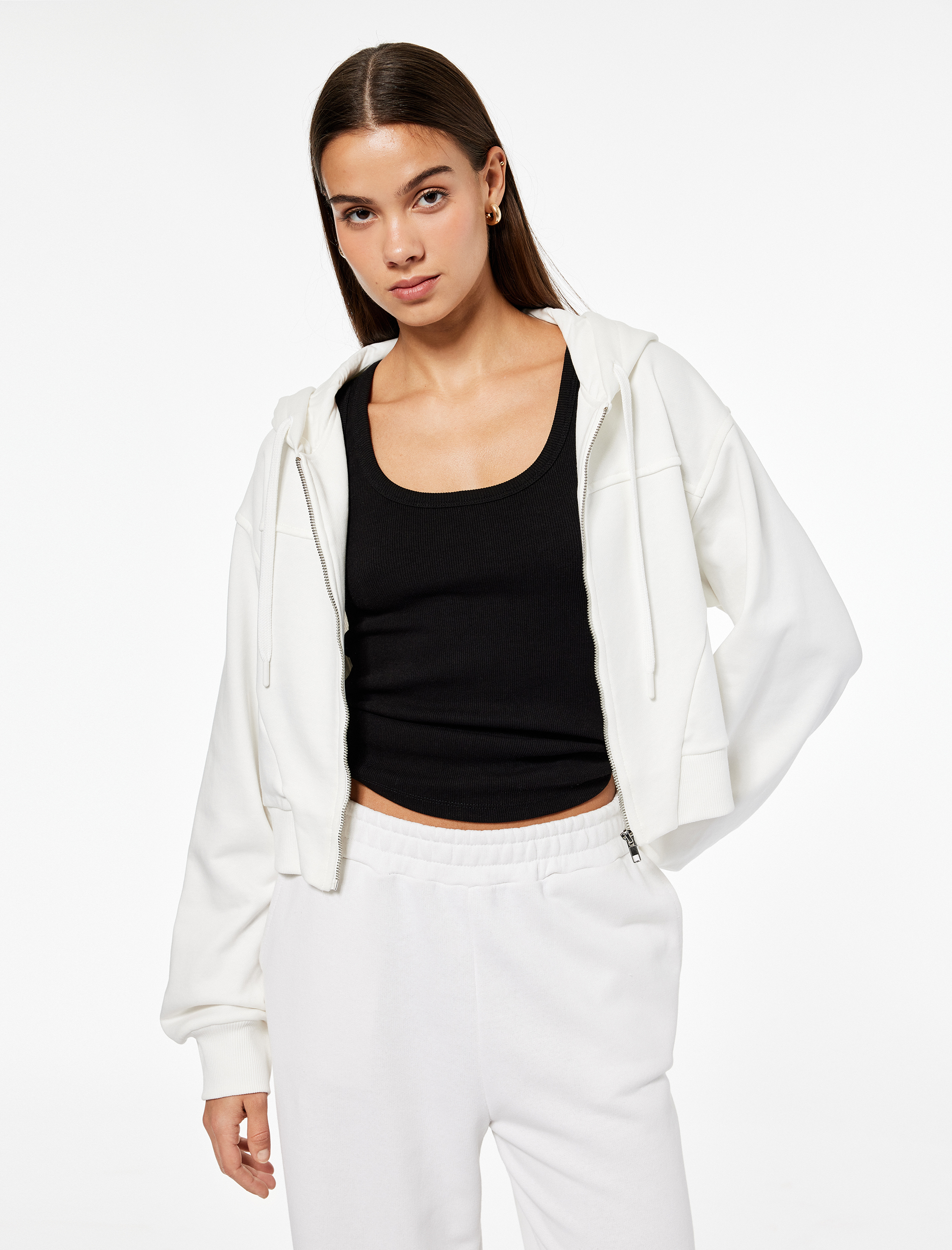   Rahat Kalıp Cep Detaylı Kapüşonlu Fermuarlı Crop Sweatshirt