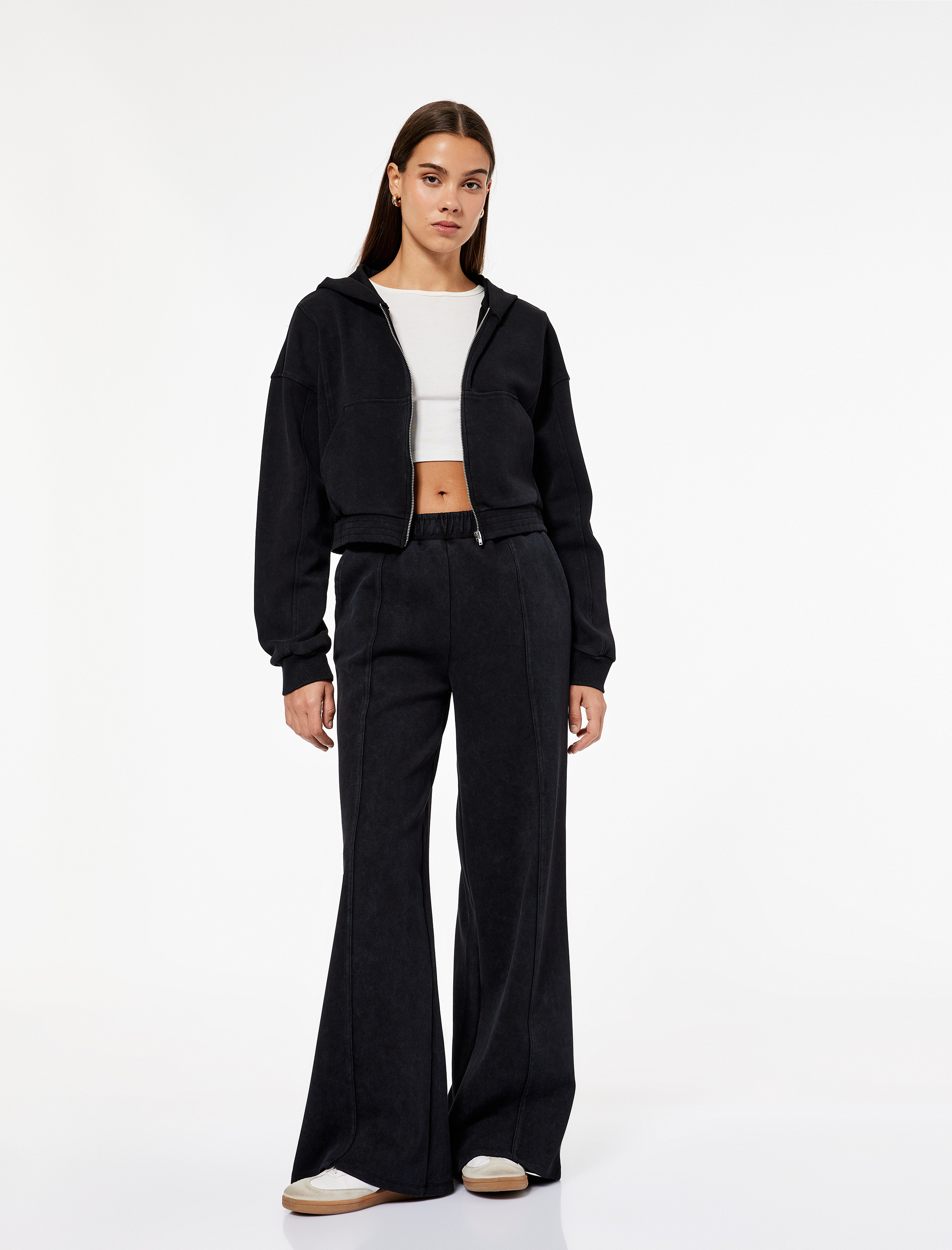   Rahat Kalıp Kanguru Cepli Fermuarlı Yıkamalı Kapüşonlu Crop Sweatshirt