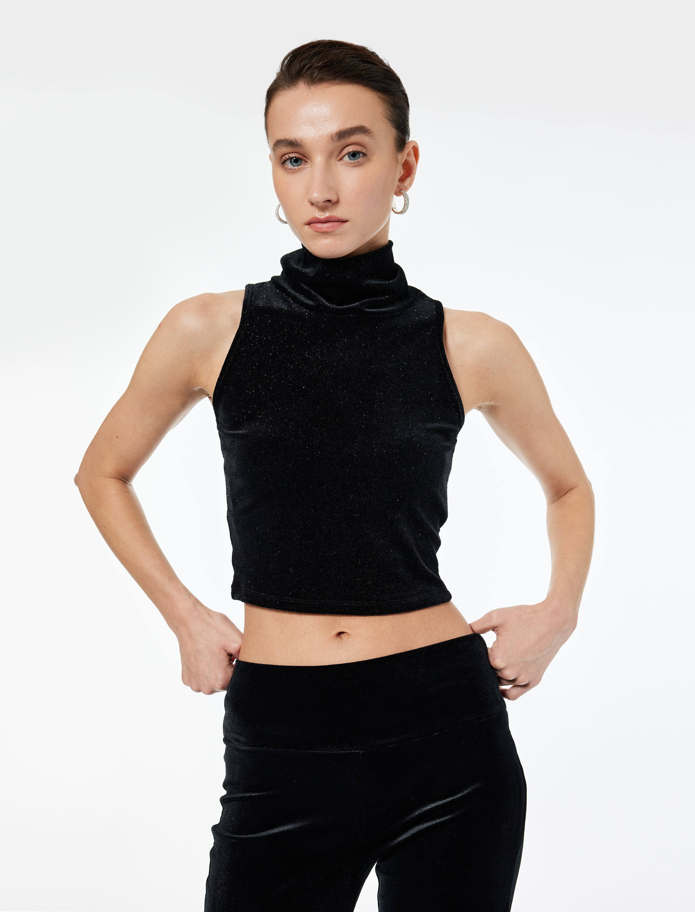   Kolsuz Slim Fit Balıkçı Yaka Simli Crop Kadife Top