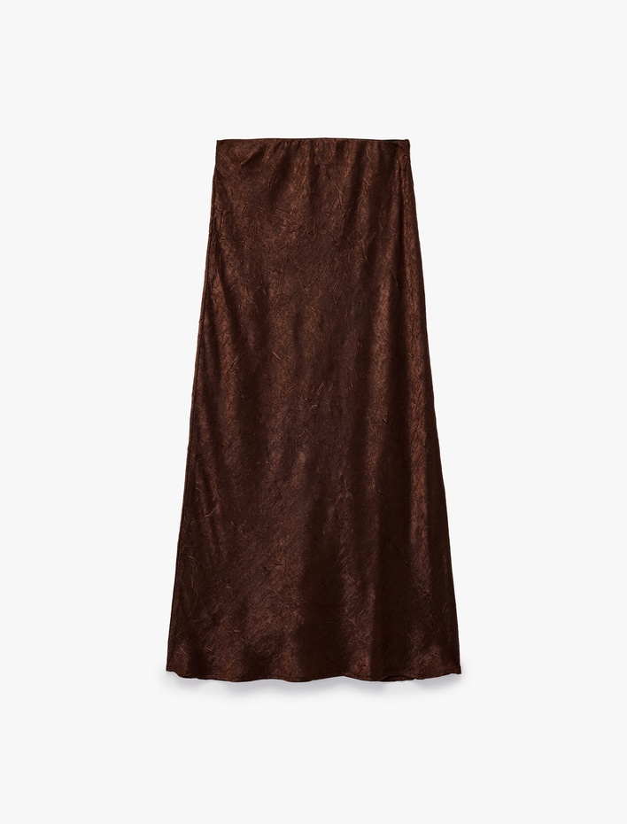  Slim Fit Balık Kesim Dokulu Midi Saten Etek