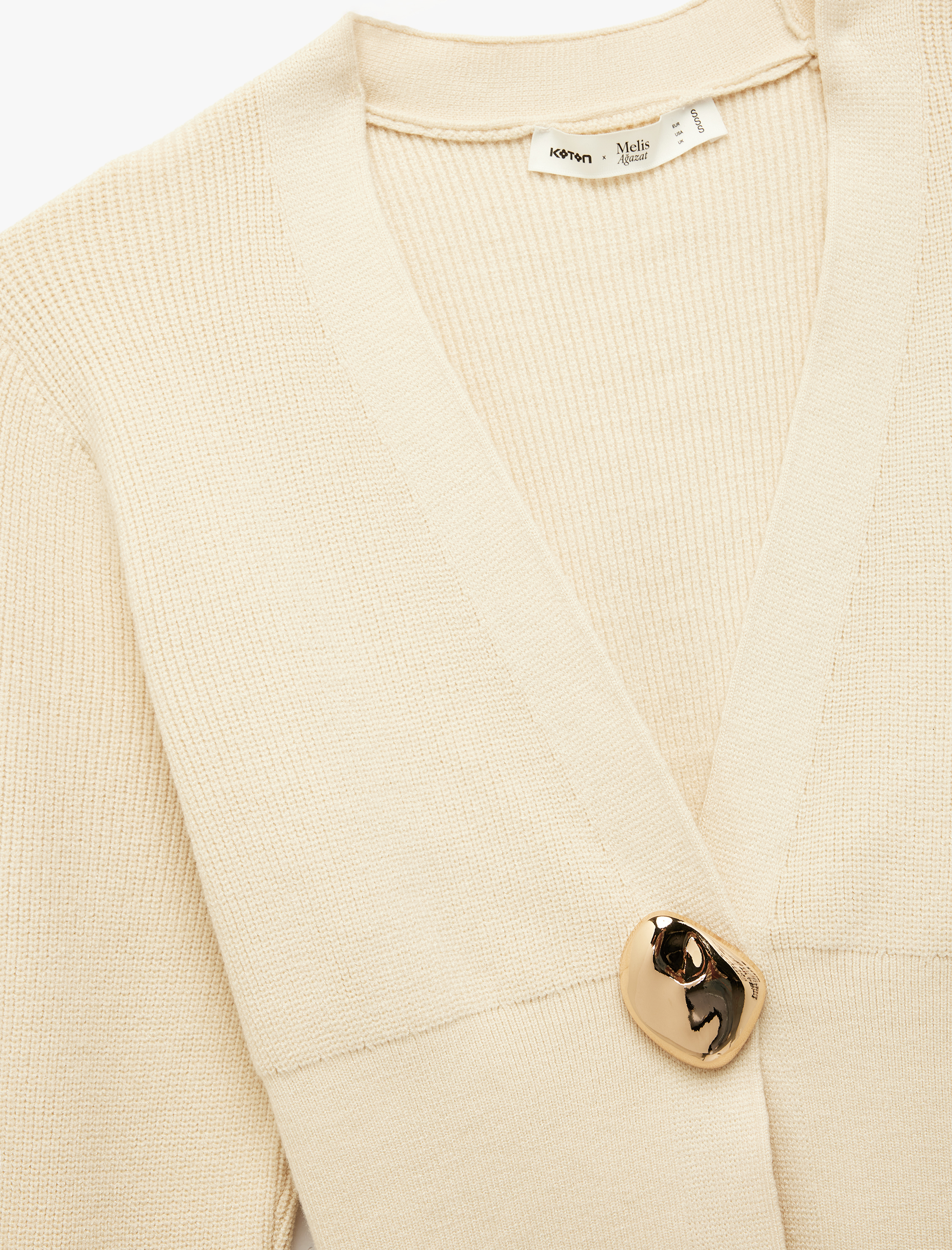 Koton X Melis Ağazat - Uzun Kollu V Yaka Aksesuar Düğme Detaylı Triko Hırka