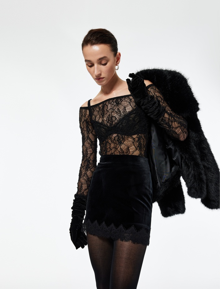  Dantel Detaylı Kadife Mini Etek