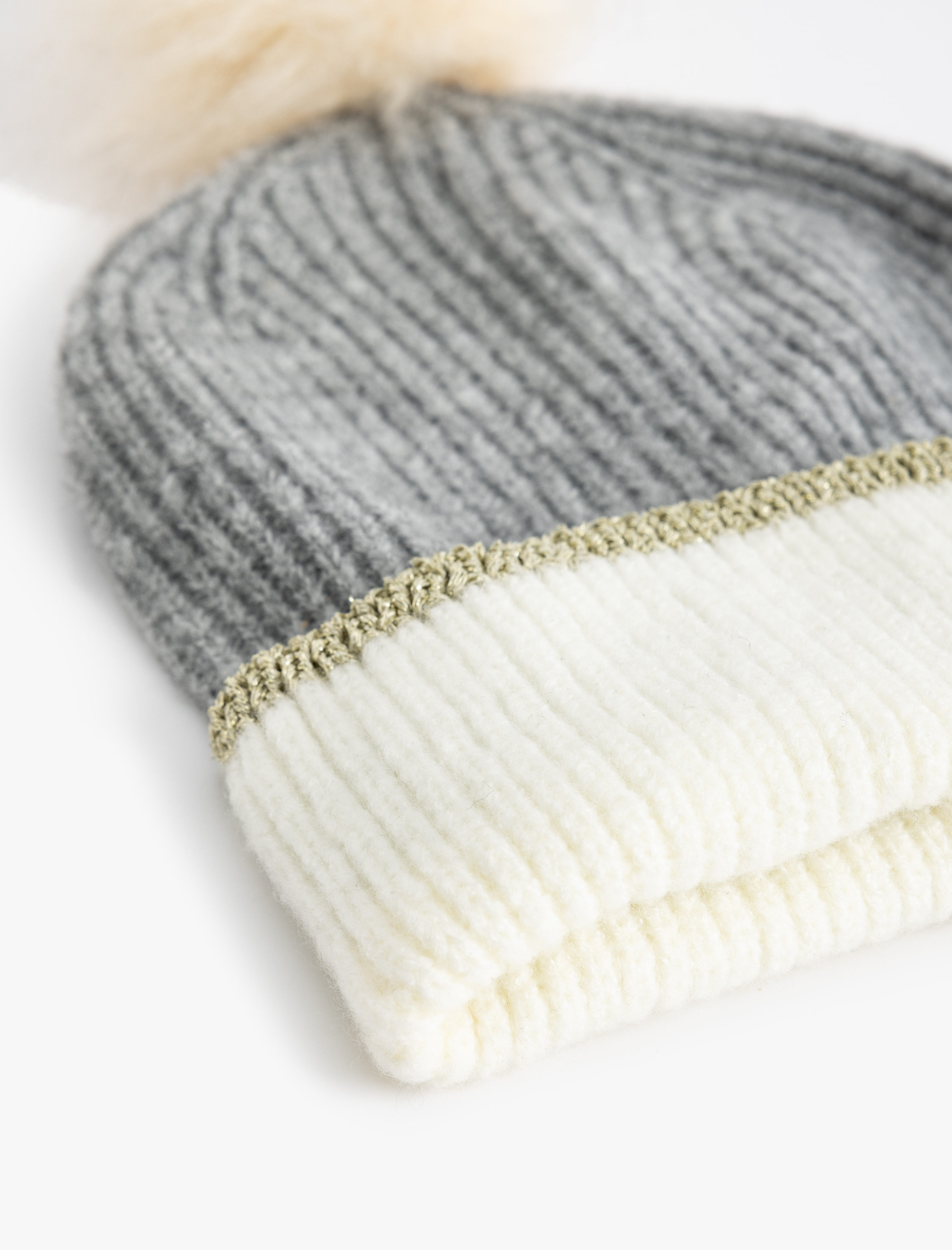  Kadın Örgü Bere Ponponlu Renk Bloklu Katlama Detaylı