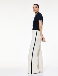 Şardonlu Modal Kumaş Yanları Şerit Detaylı Geniş Paça Eşofman Altı