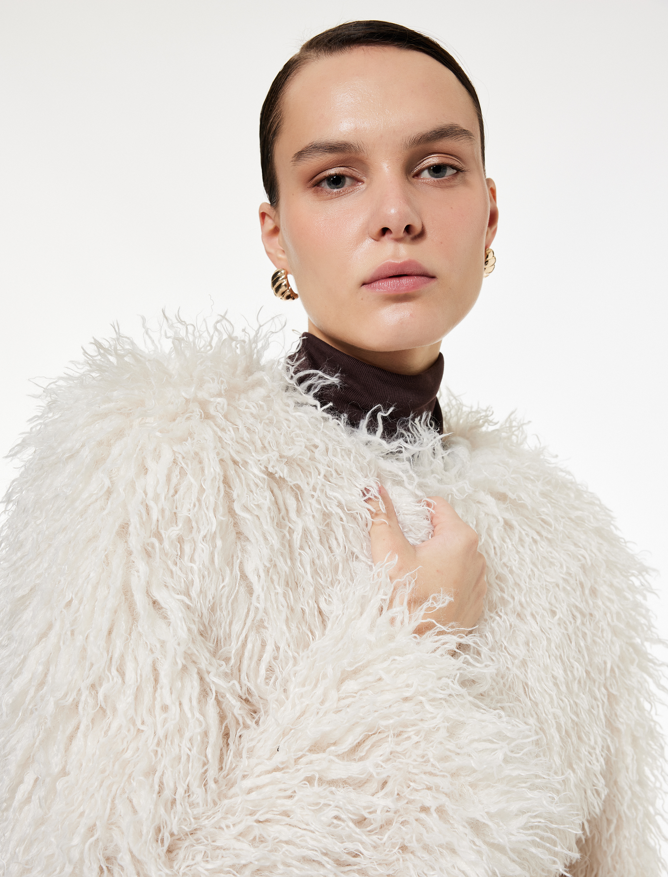 Koton X Sibil Çetinkaya - Uzun Kollu Gizli Cep Detaylı Bisiklet Yaka Suni Kürk Crop Ceket