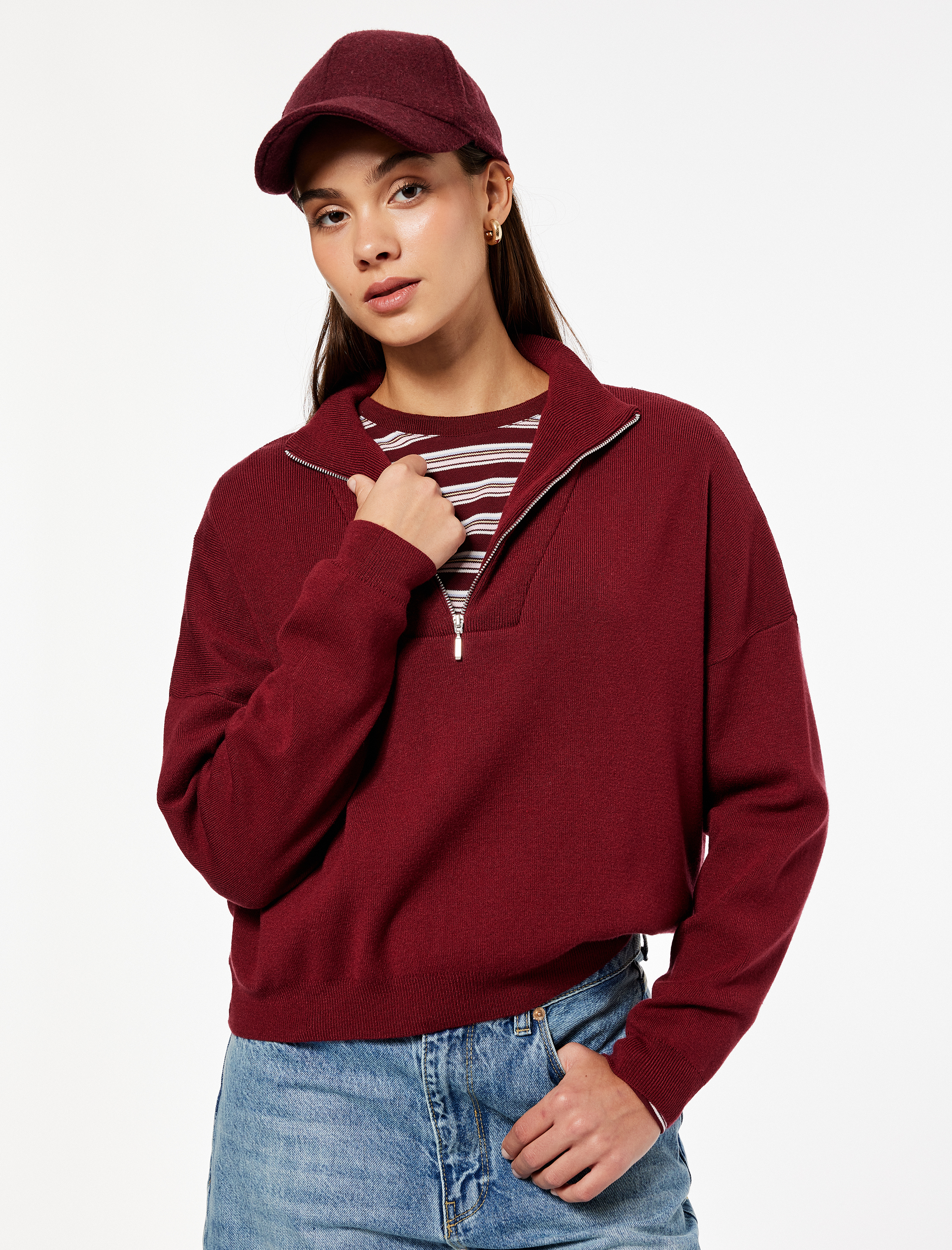   Uzun Kollu Dik Yaka Viskon Karışımlı Yarım Fermuarlı Triko Kazak