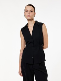 Klasik Yaka Yarım Kemer Detaylı Krep Kolsuz Gömlek