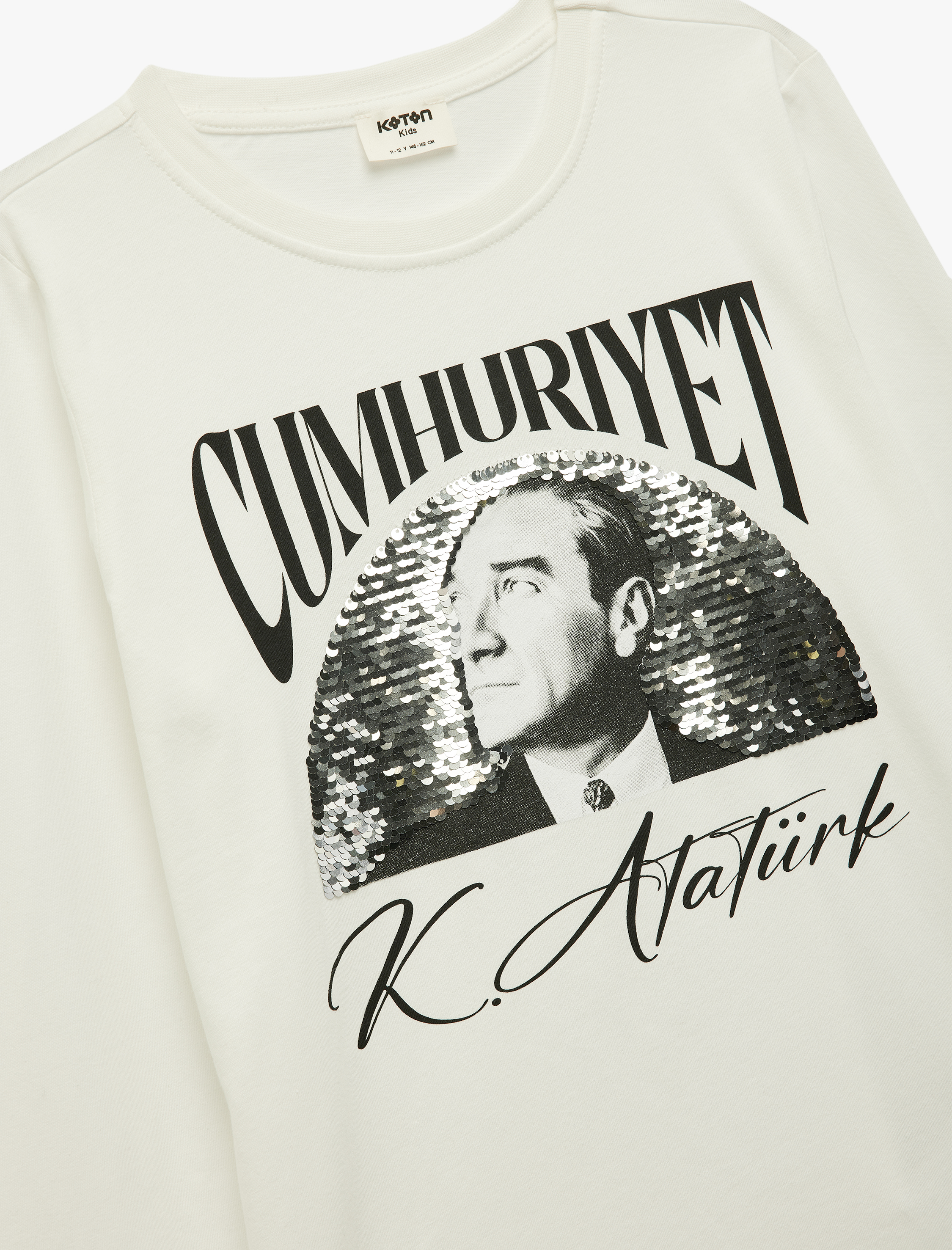  Kız Çocuk Atatürk ve Cumhuriyet Baskılı Pamuklu Uzun Kollu Bisiklet Yaka Tişört