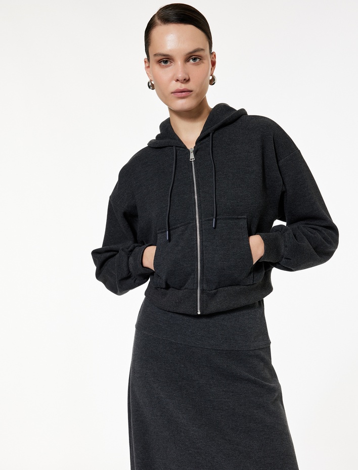  Pamuklu Slim Fit Cepli Uzun Kollu Fermuarlı Kapüşonlu Hırka
