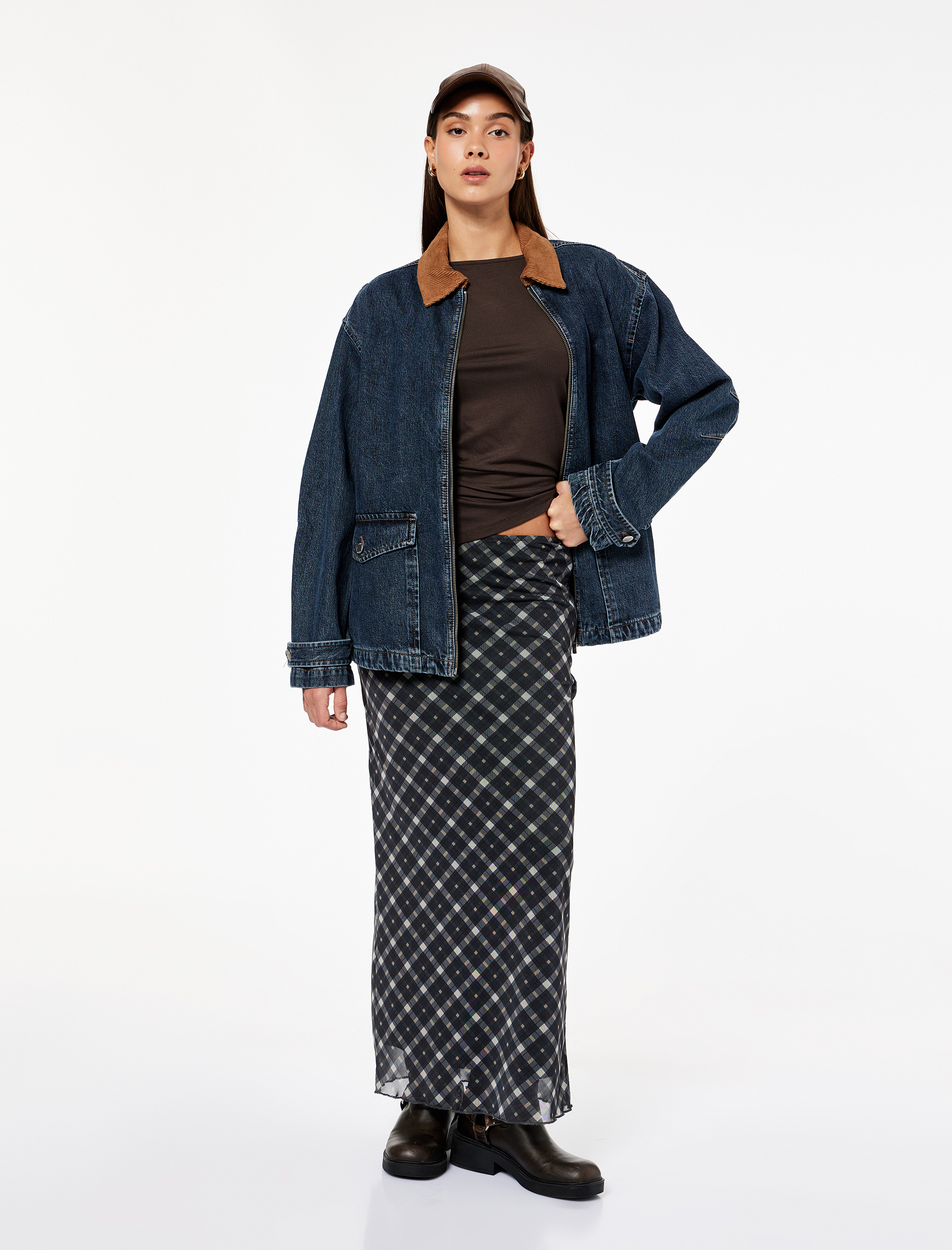   Uzun Kollu Kadife Yaka Detaylı Cepli Fermuarlı Denim Ceket