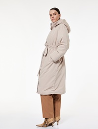 Uzun Kollu Cepli Kemerli Su İtici Kapüşonlu Uzun Anorak Mont