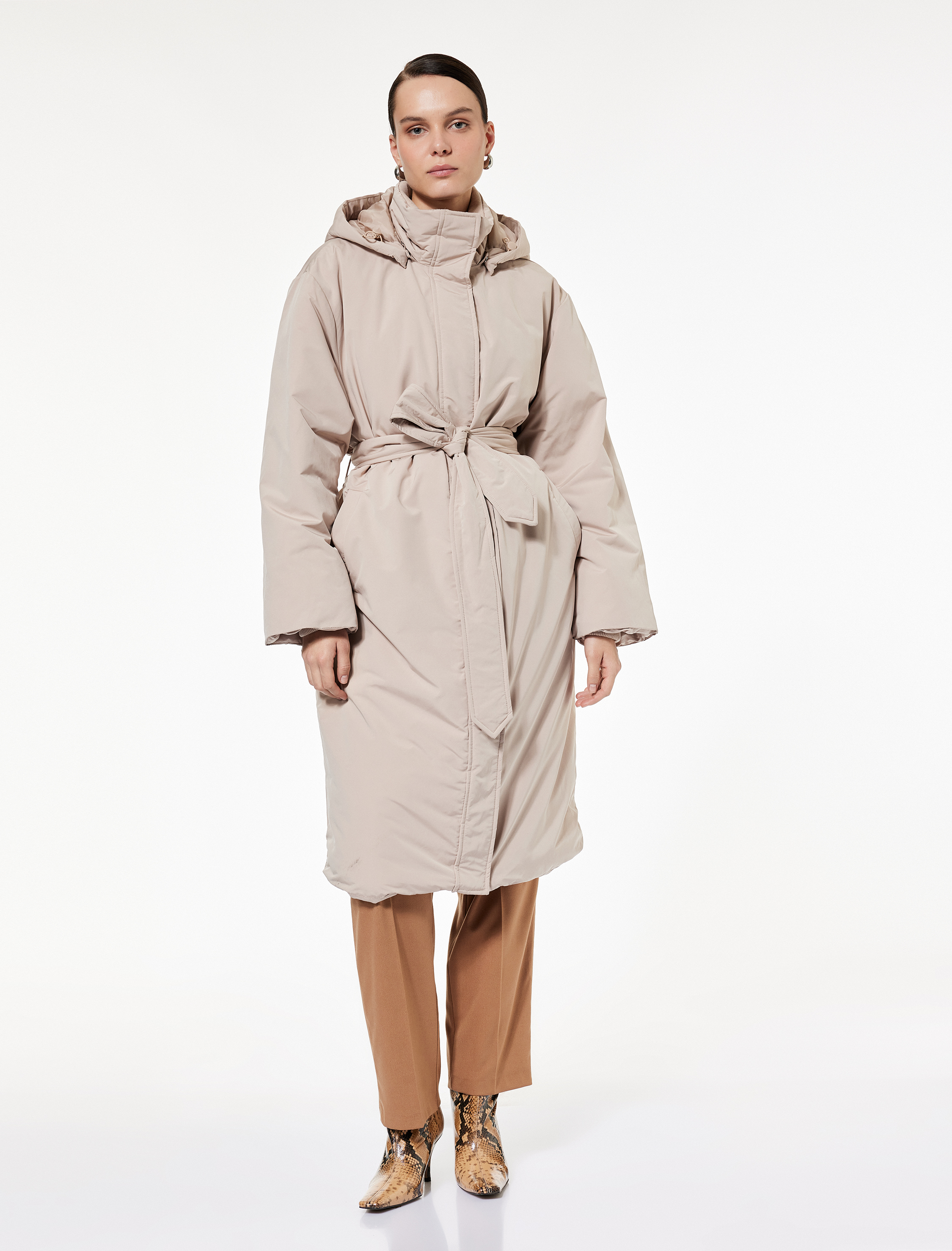   Uzun Kollu Cepli Kemerli Su İtici Kapüşonlu Uzun Anorak Mont