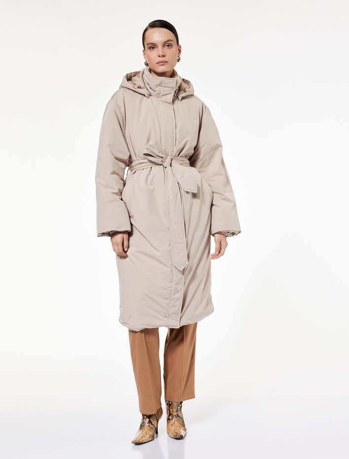  Uzun Kollu Cepli Kemerli Su İtici Kapüşonlu Uzun Anorak Mont