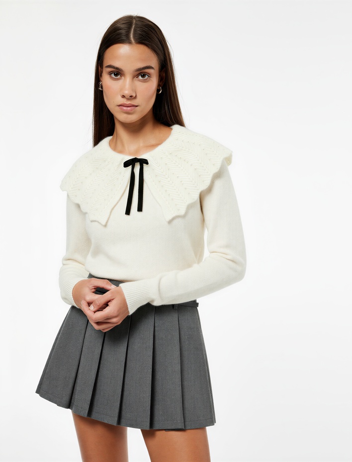  İnci Boncuk Detaylı Bebe Yaka Uzun Kollu Fiyonklu Triko Kazak