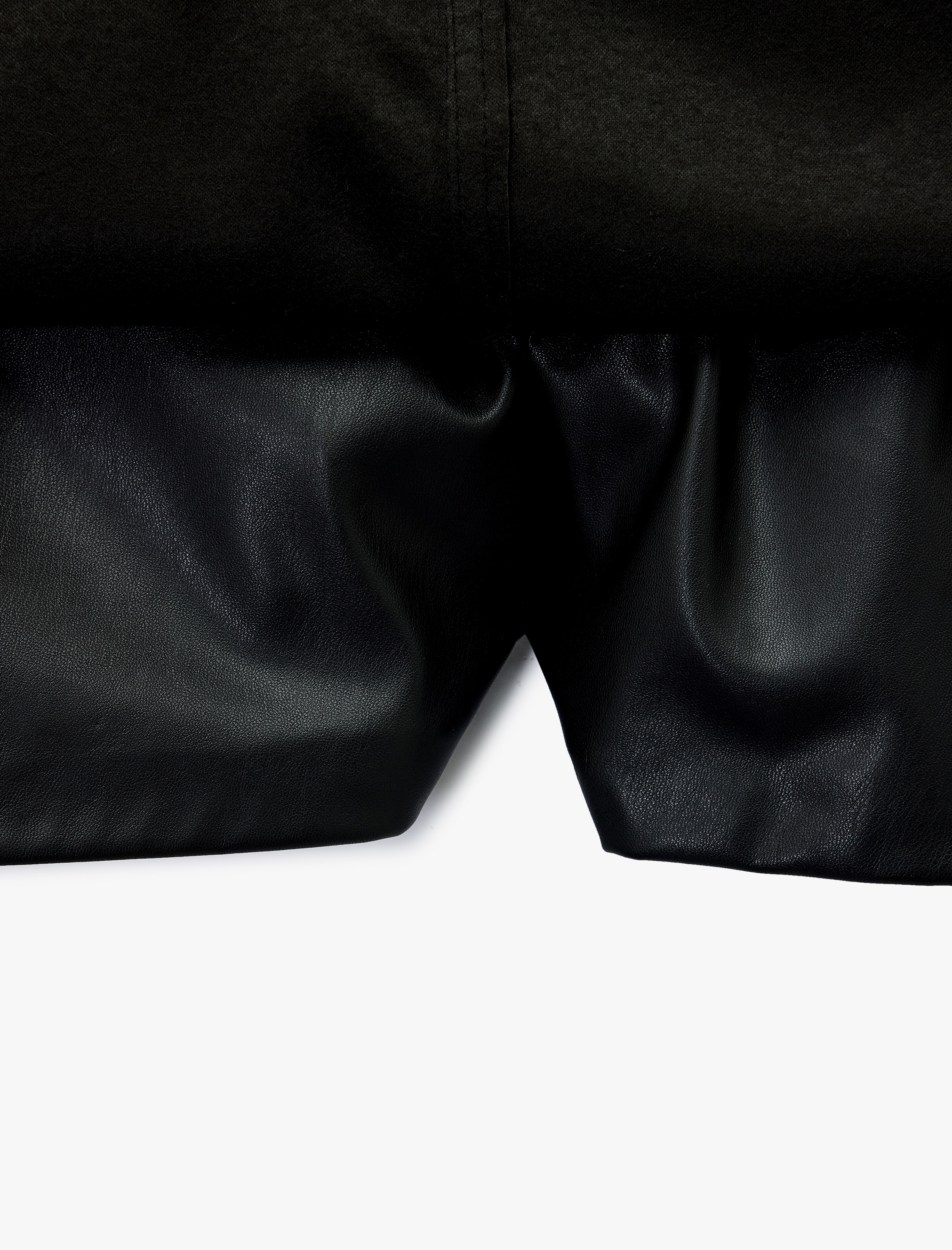   Suni Deri Slim Fit Cep Detaylı Mini Şort Etek