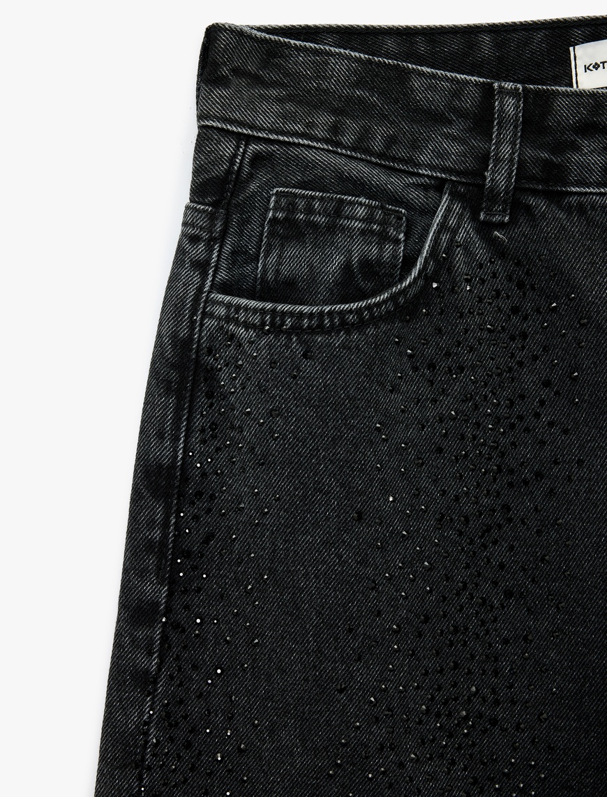   Koton X Sibil Çetinkaya - Taş Detaylı Çıtçıt Düğmeli Bol Paça Jean Pantolon - Loose Straight Fit Jean