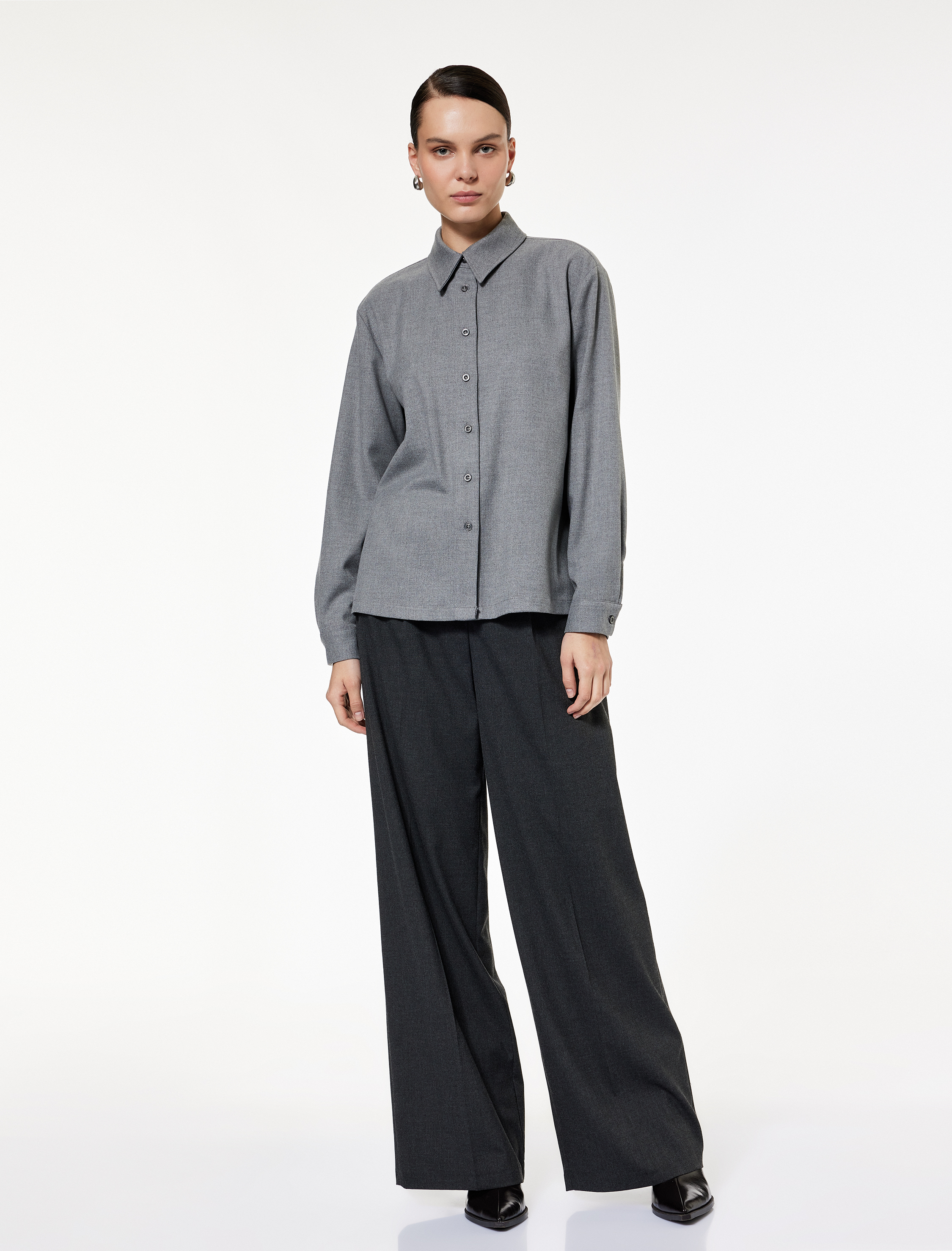   Düğmeli Viskon Karışımlı Uzun Kollu Klasik Yaka Gömlek