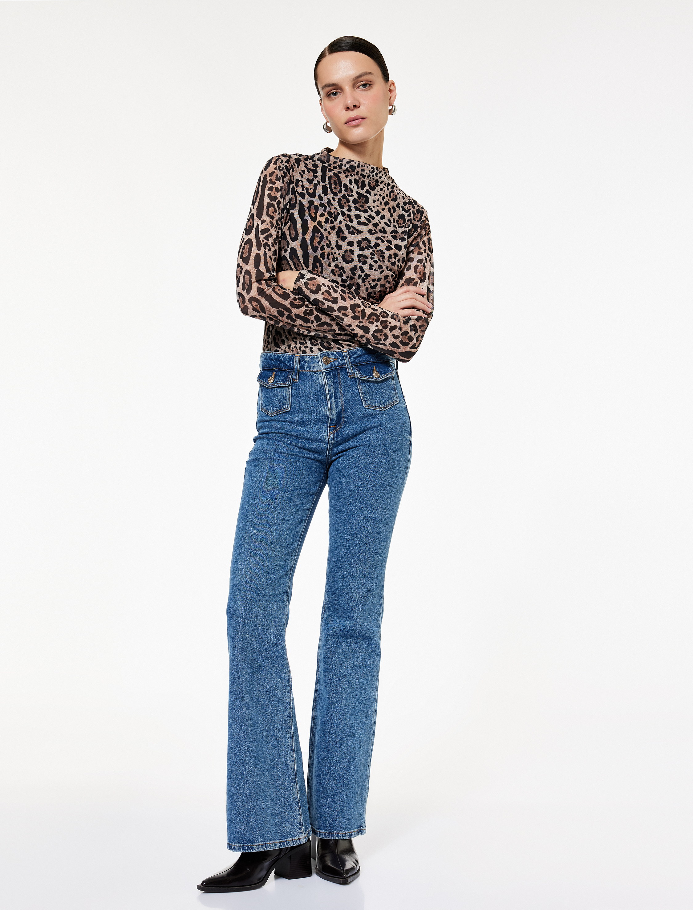   Uzun Kollu Yarı Transparan Drapeli Dik Yaka Leopar Desenli Tül Bluz