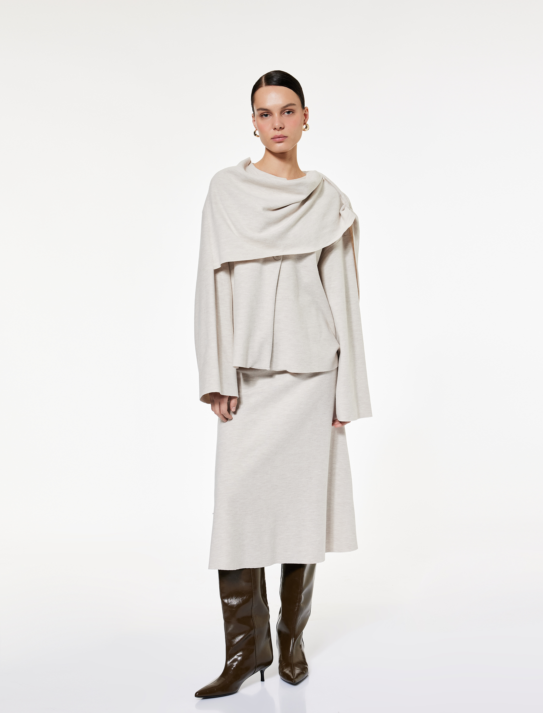 Uzun Geniş Kollu Düğmeli Şal Yaka Atkılı Hırka