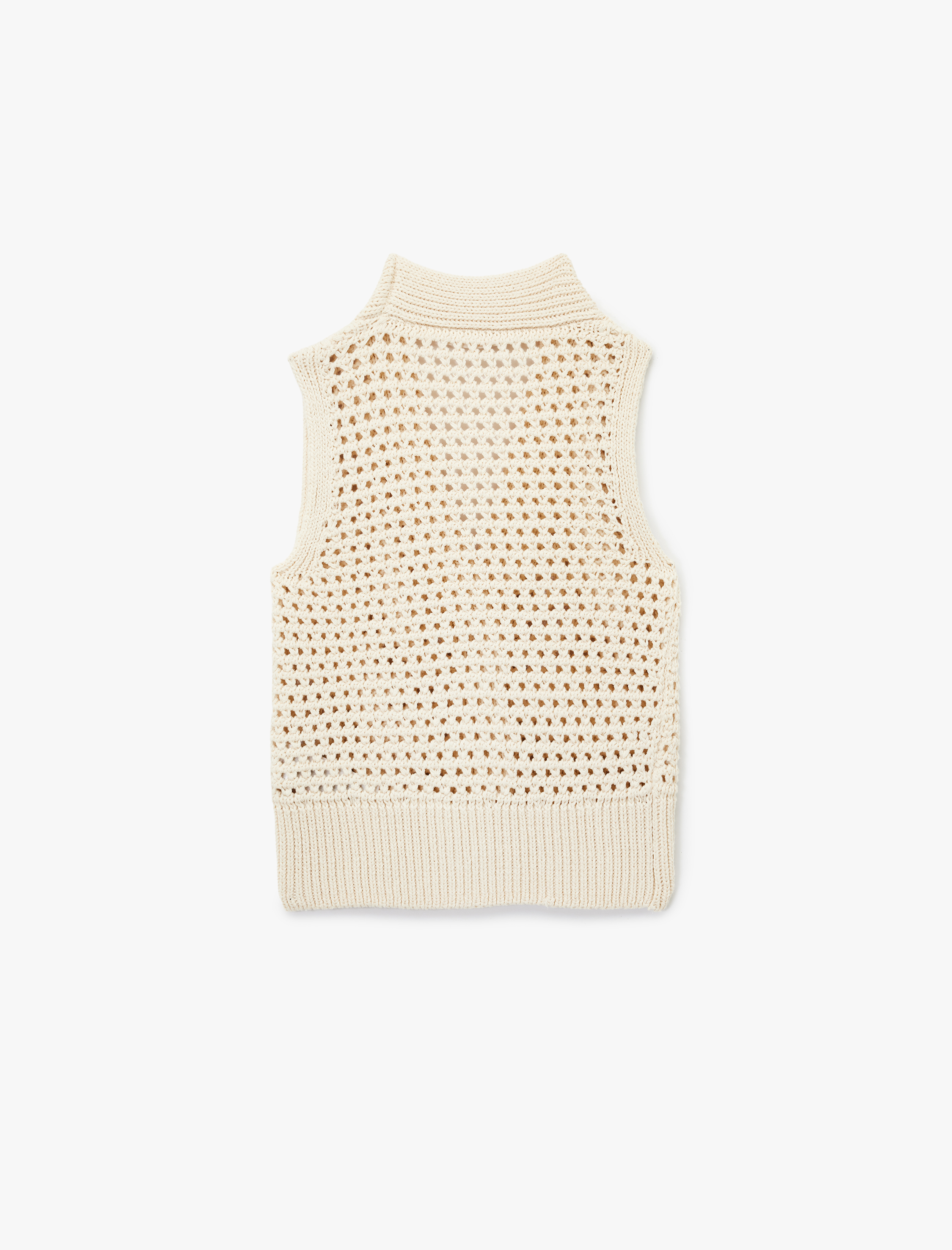   V Yaka Düğmeli Ajurlu Triko Yelek