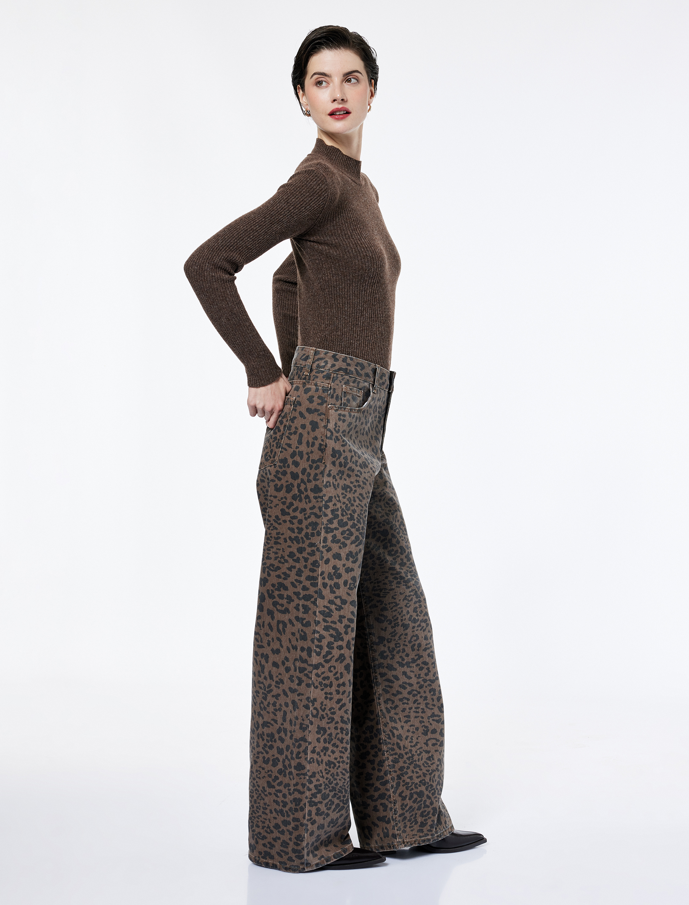   Koton X Sima Tarkan -  Pamuklu Düğmeli Cepli Bol Kalıp Leopar Desenli Jean Pantolon