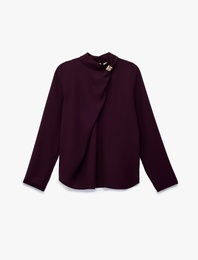 Metal Aksesuarlı Asimetrik Yaka Uzun Kollu Bluz